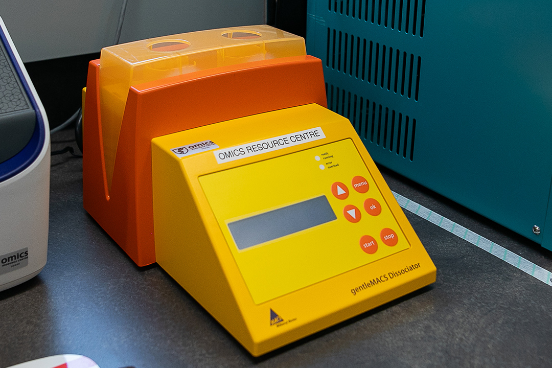 Miltenyi Biotec gentleMACS™ Dissociator 